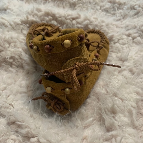 Kids handmade leather Moccasins fur footbed - Picture 2 of 12